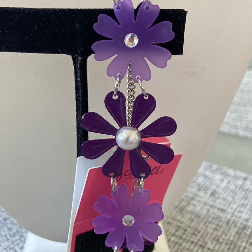 Isaac Mizrahi Bracelet NWT Purple design flowers Silver chain